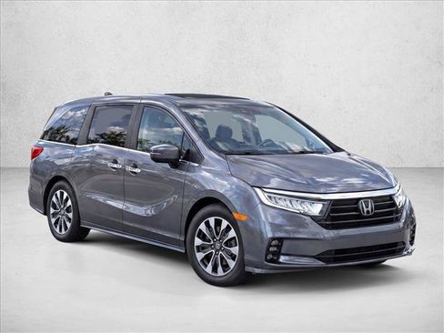 Used 2023 Honda Odyssey EX-L image 3