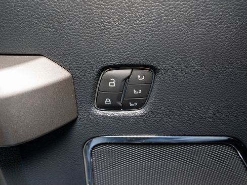 Used 2022 Ford F350 Platinum image 18