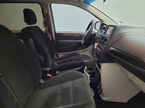 Used 2016 Dodge Grand Caravan SE w/ Quick Order Package 29E SE image 21