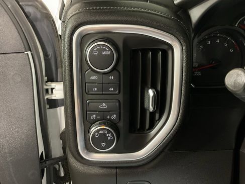 Used 2021 Chevrolet Silverado 1500 LT w/ Z71 Off-Road Package image 24