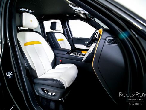 Used 2025 Rolls-Royce Cullinan AWD/4WD image 35