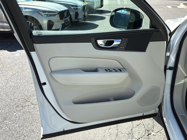 Certified 2024 Volvo XC60 B5 Plus w/ Protection Package Premier AWD/4WD image 9