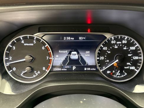 Used 2023 Nissan Rogue S AWD/4WD image 10