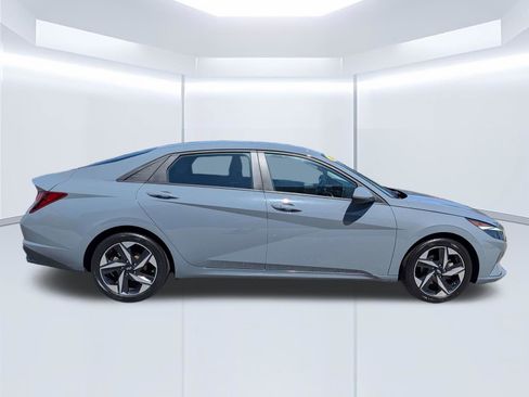 Certified 2023 Hyundai Elantra SEL w/ Convenience Package FWD image 3