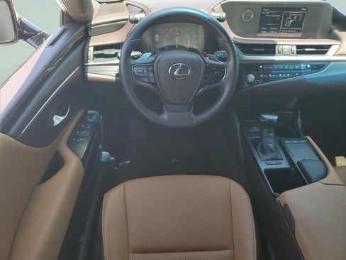 Used 2021 Lexus ES 350 w/ Accessory Package FWD image 11