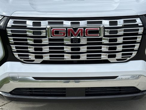 Used 2026 GMC Terrain Denali AWD/4WD image 9