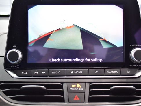 Used 2025 Nissan Altima 2.5 SV FWD image 24