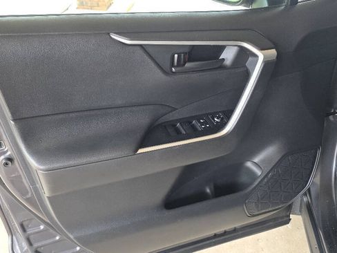 Used 2020 Toyota RAV4 LE w/ Carpet Mat Package FWD image 18