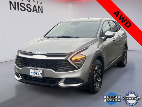 Used 2024 Kia Sportage LX image 1