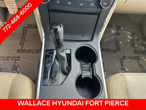 Used 2016 Toyota Camry LE image 20