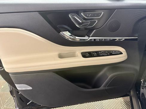 New 2026 Lincoln Corsair Premiere image 40