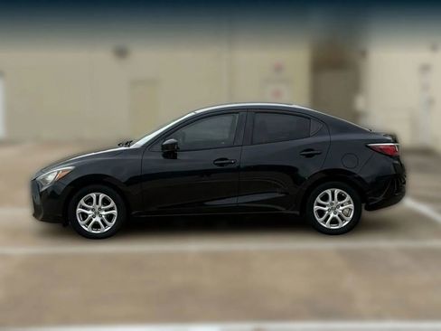 Used 2016 Scion iA FWD image 5