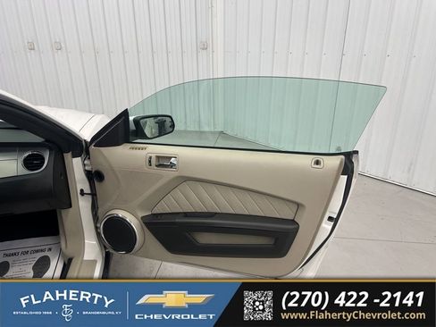 Used 2010 Ford Mustang GT RWD image 10