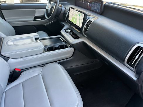 Used 2025 Ford Expedition Max Active AWD/4WD image 18