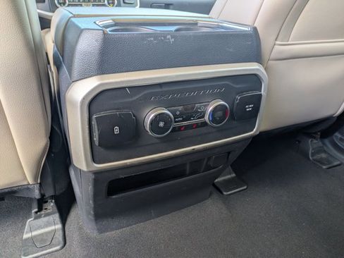 Used 2024 Ford Expedition Limited image 14