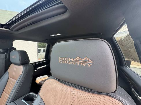 Used 2025 Chevrolet Silverado 2500 High Country w/ Technology Package AWD/4WD image 22