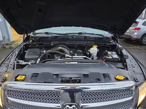 Used 2018 RAM 1500 SLT image 30