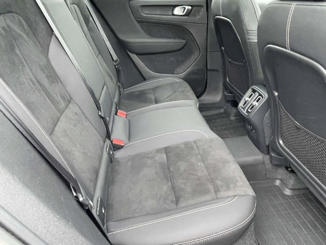 Certified 2023 Volvo XC40 B5 Plus w/ Protection Package Premier AWD/4WD image 11