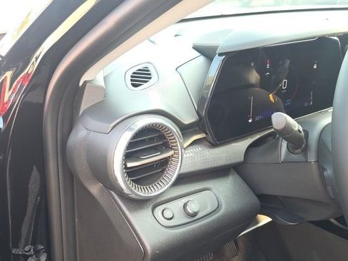 New 2026 Chevrolet Trax ACTIV w/ Driver Confidence Package FWD image 15