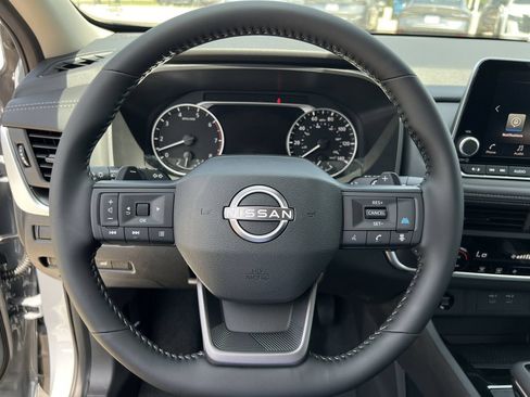 New 2026 Nissan Rogue SV FWD image 8