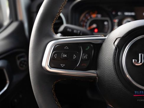 Used 2024 Jeep Wrangler Sahara image 13