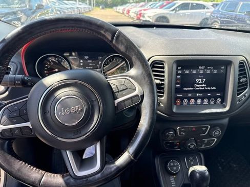 Used 2019 Jeep Compass Trailhawk w/ Leather Interior Group AWD/4WD image 10