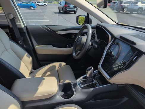 Used 2025 Subaru Outback Limited AWD/4WD image 10