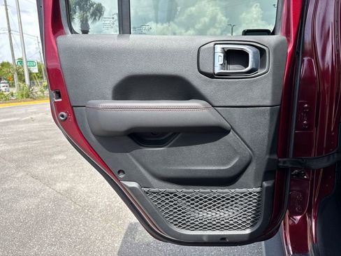 Used 2021 Jeep Wrangler Unlimited Rubicon image 12