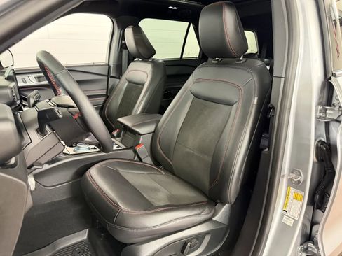 Used 2022 Ford Explorer ST-Line w/ Class IV Trailer Tow Package AWD/4WD image 12
