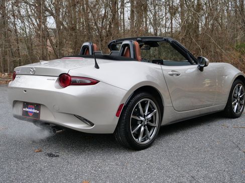 Used 2022 MAZDA MX-5 Miata Grand Touring image 23
