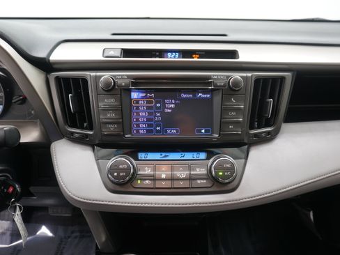 Used 2013 Toyota RAV4 XLE FWD image 18