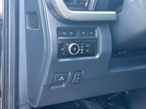 Used 2023 Ford F450 Platinum w/ FX4 Off-Road Package image 37