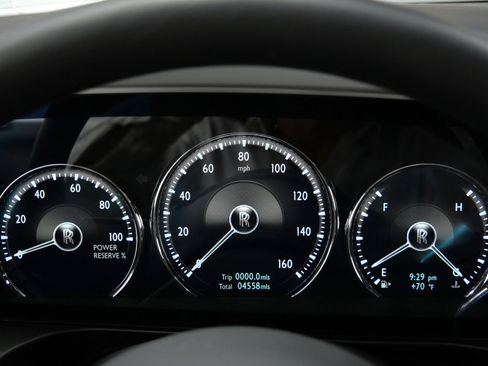 Used 2024 Rolls-Royce Ghost Extended Wheelbase image 21