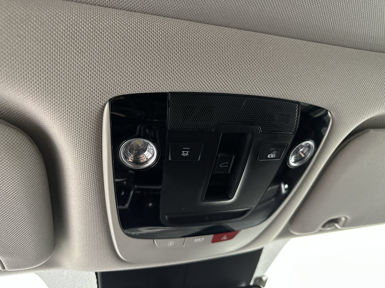 Used 2023 Kia Sorento EX w/ Panoramic Sunroof Package FWD image 10