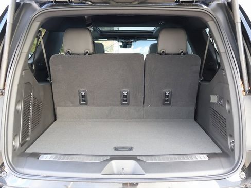 New 2025 Chevrolet Suburban High Country image 35