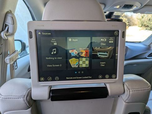 Used 2018 Chrysler Pacifica Touring-L Plus w/ Advanced Safetytec Group image 19