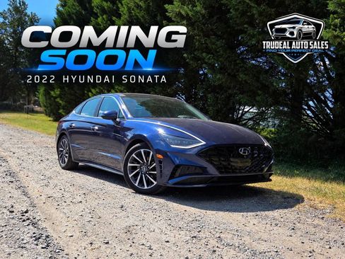 Used 2022 Hyundai Sonata Limited w/ Cargo Package FWD image 2