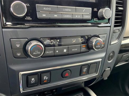 Used 2024 Nissan Titan SV w/ SV Convenience Package image 22