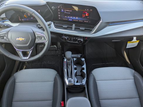 New 2026 Chevrolet Trax LT w/ Driver Confidence Package image 9