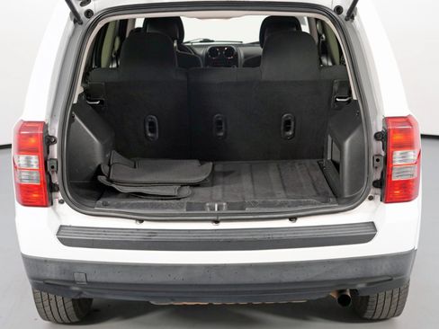 Used 2015 Jeep Patriot Sport w/ Power Value Group FWD image 9