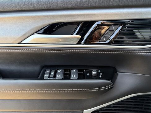 New 2026 Jeep Grand Wagoneer Limited AWD/4WD image 19