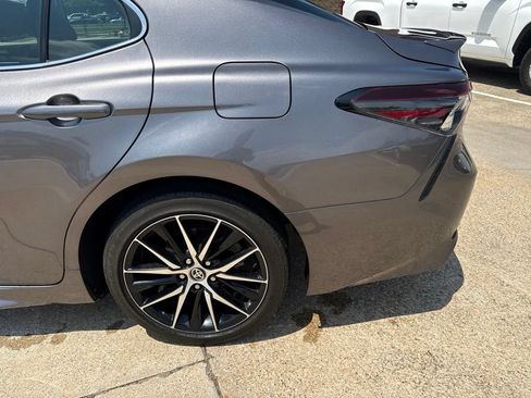 Used 2024 Toyota Camry SE FWD image 3