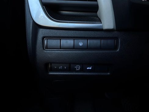 Used 2025 Nissan Rogue SV AWD/4WD image 25