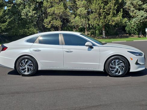 Used 2020 Hyundai Sonata Blue image 3