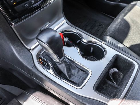 Used 2021 Jeep Grand Cherokee Laredo X AWD/4WD image 37