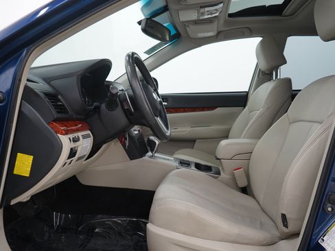 Used 2011 Subaru Outback 3.6R Limited w/ PWR Moonroof Pkg AWD/4WD image 18