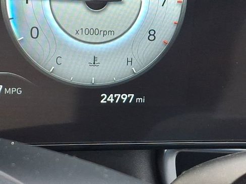 Used 2023 Hyundai Elantra SEL w/ Convenience Package image 21