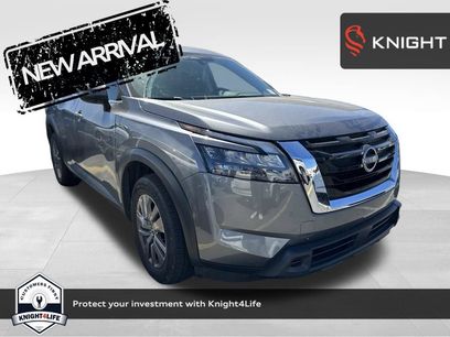 Used 2024 Nissan Pathfinder SV