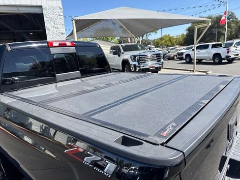 Used 2018 Chevrolet Silverado 1500 LT w/ All Star Edition AWD/4WD image 6