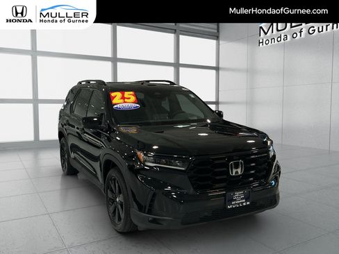 Certified 2025 Honda Pilot Black Edition image 1